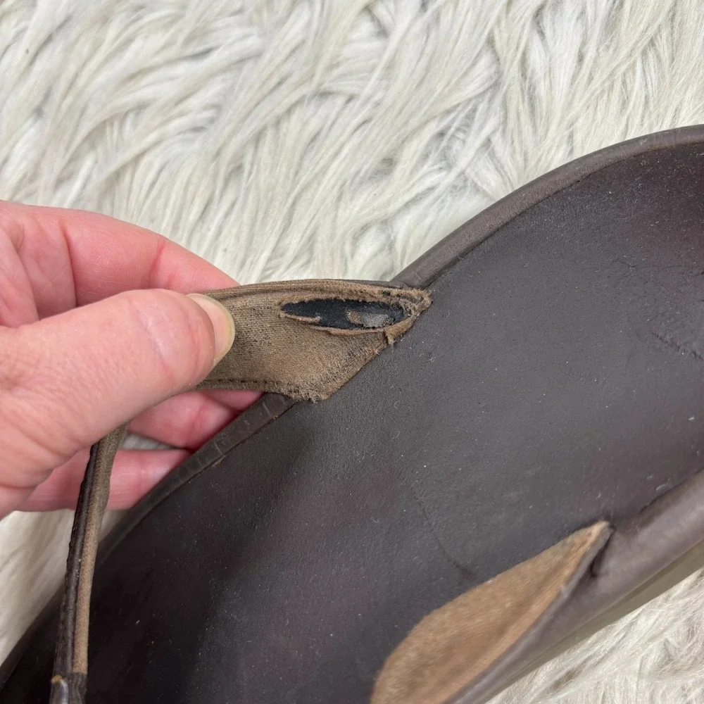 OluKai Women's 9.5 Brown Ohana Water-Resistant Flip Flops‎ Sandals Hawaii Beach